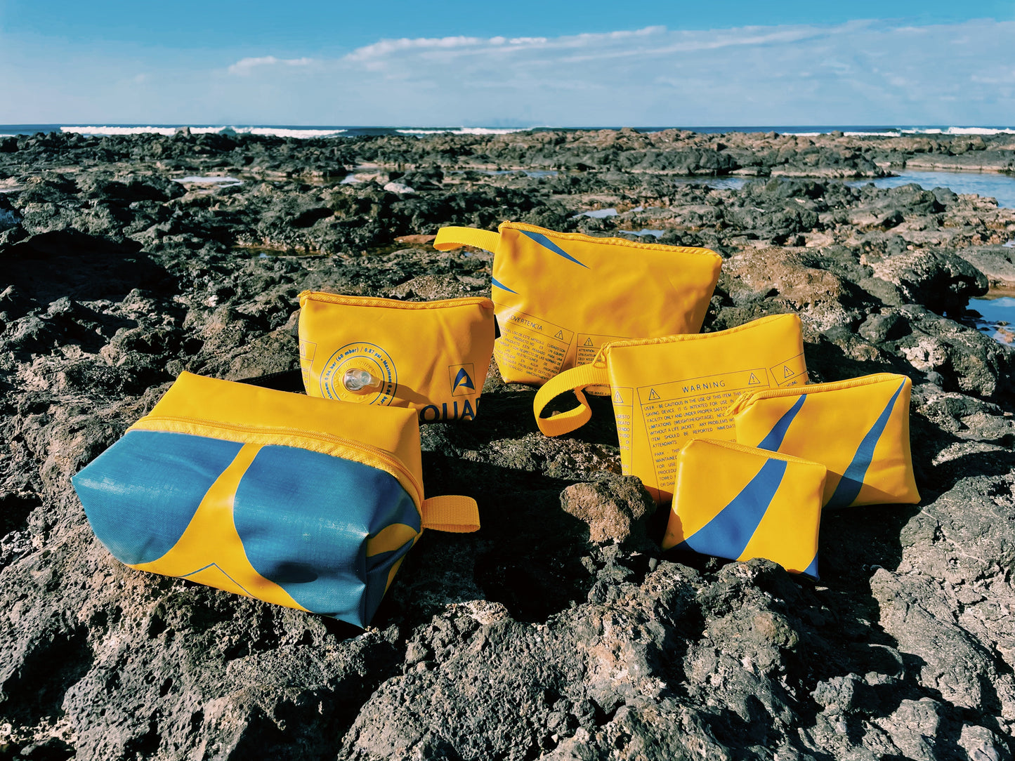 Travel Kit . Acua Park. Yellow