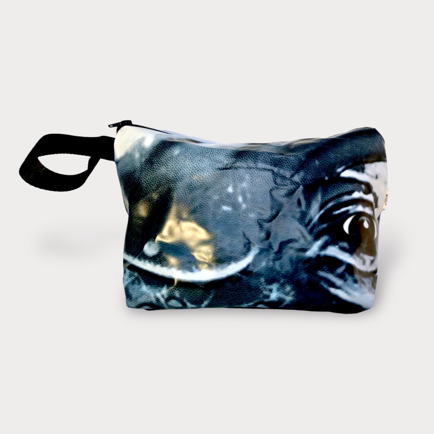 Overnight Bag . Whale Eye. Pool Toy