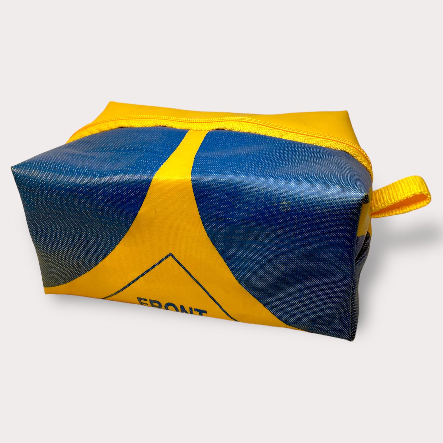 Travel Kit . Acua Park. Yellow