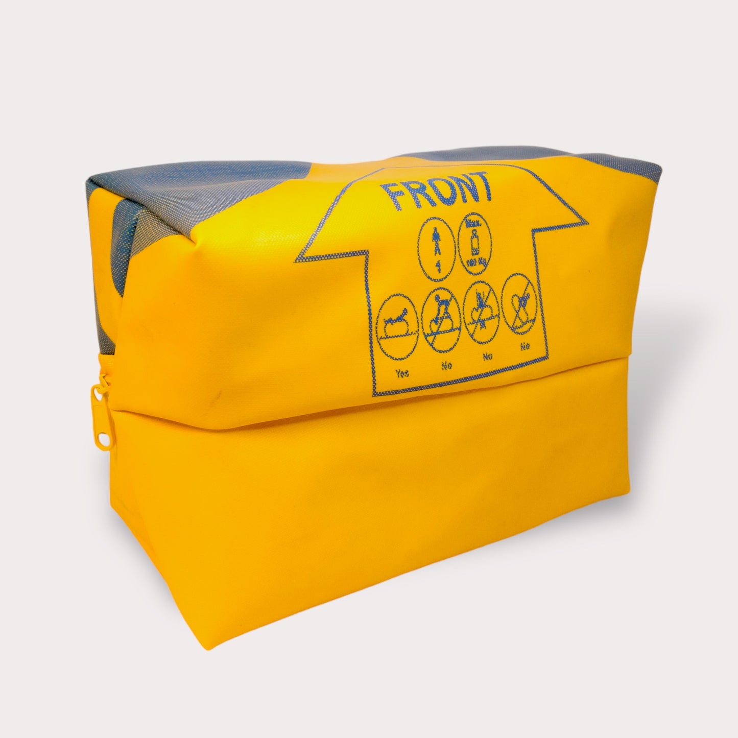 Travel Kit . Acua Park. Yellow